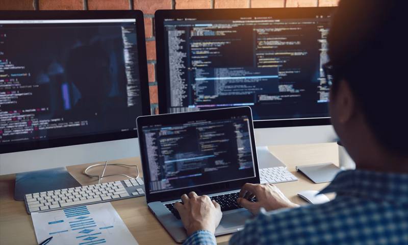 数据科学选型：R与Python如何赋能达川区网站建设？